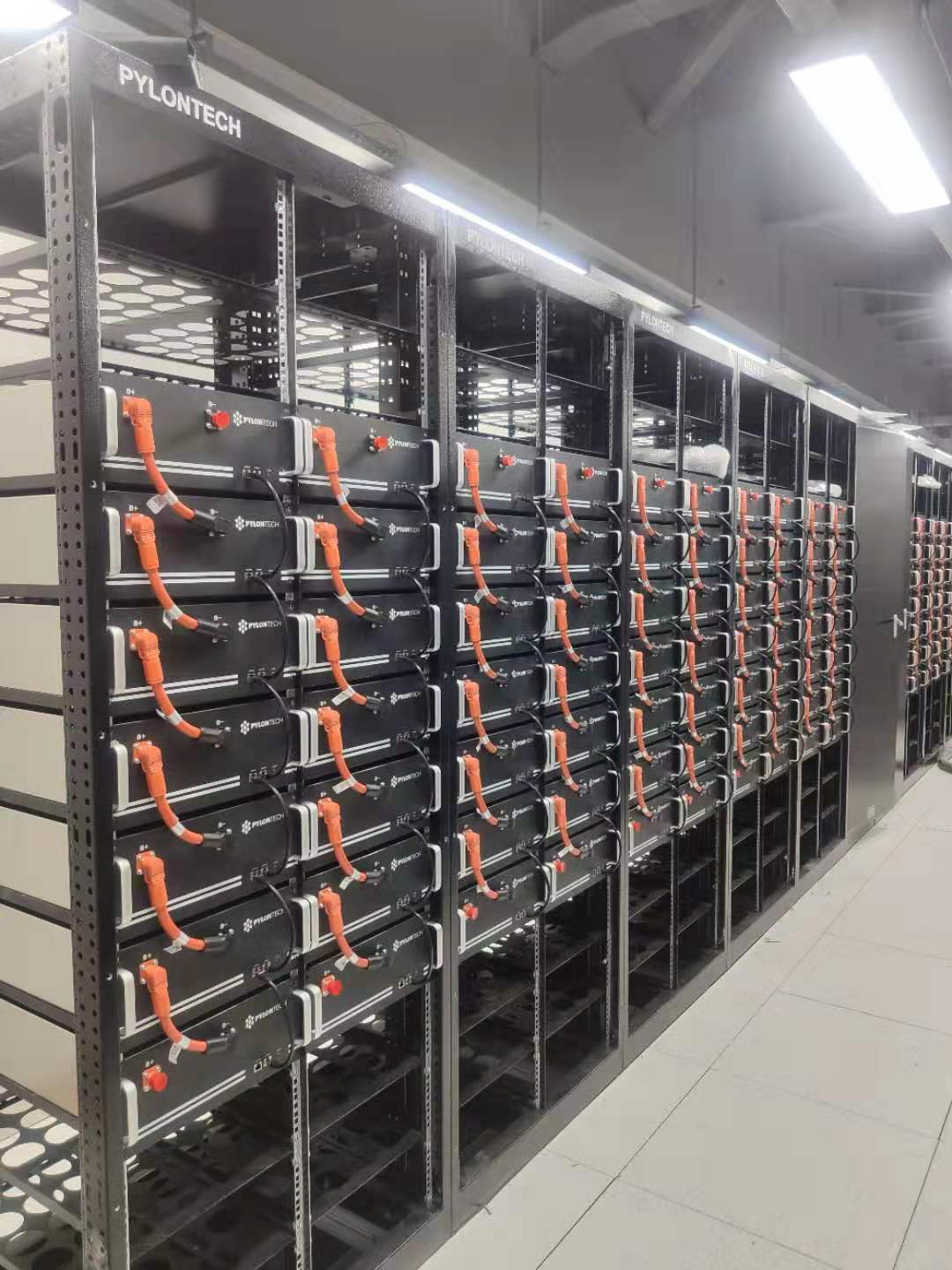 Descubre cómo nuestras soluciones de energía solar y baterías de respaldo en Ciudad de México, Los Ángeles, y San José garantizan una autonomía energética eficiente y sostenible para tu hogar o negocio