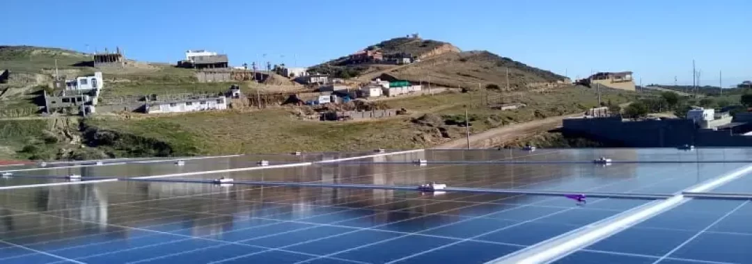 Descubre cómo nuestras soluciones de energía solar y baterías de respaldo en México y California garantizan una autonomía energética eficiente y sostenible para tu hogar o negocio