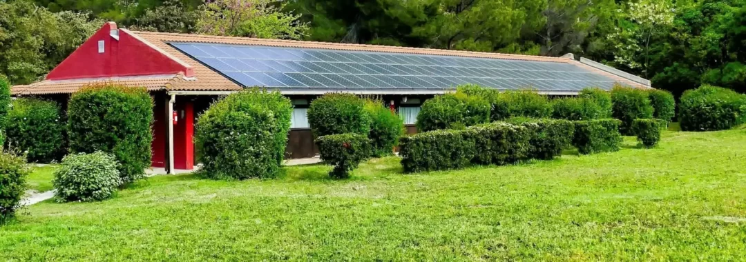 Descubre cómo nuestras soluciones de energía solar y baterías de respaldo en México y California garantizan una autonomía energética eficiente y sostenible para tu hogar o negocio