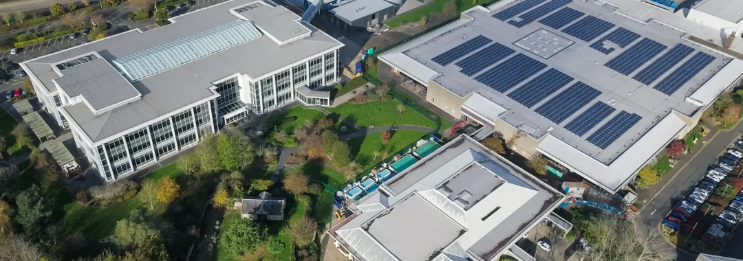 Descubre cómo nuestras soluciones de energía solar y baterías de respaldo en México y California garantizan una autonomía energética eficiente y sostenible para tu hogar o negocio