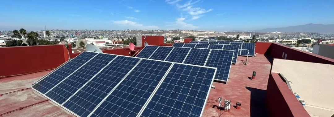 Descubre cómo nuestras soluciones de energía solar y baterías de respaldo en México y California garantizan una autonomía energética eficiente y sostenible para tu hogar o negocio