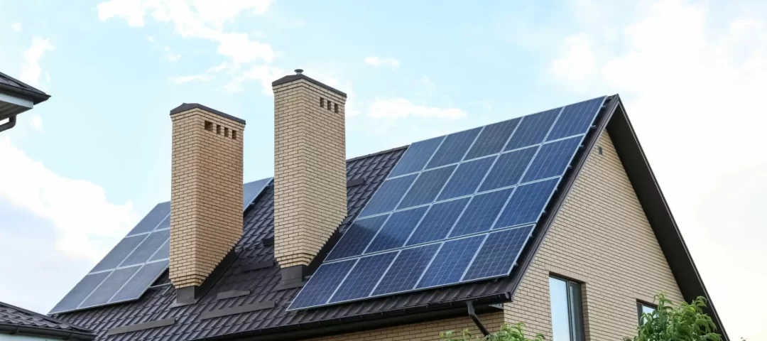 Descubre cómo nuestras soluciones de energía solar y baterías de respaldo en México y California garantizan una autonomía energética eficiente y sostenible para tu hogar o negocio