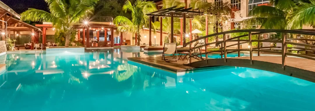 Descubre cómo nuestras soluciones de energía solar y baterías de respaldo en México y California garantizan una autonomía energética eficiente y sostenible para tu hogar o negocio