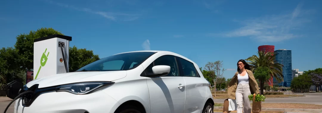 Descubre cómo nuestras soluciones de energía solar y baterías de respaldo en México y California garantizan una autonomía energética eficiente y sostenible para tu hogar o negocio