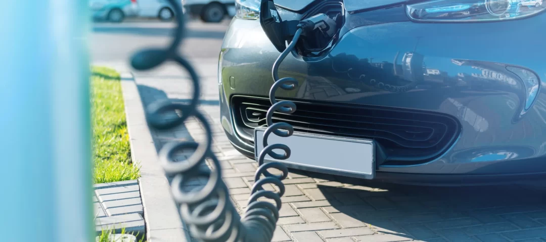 Descubre cómo nuestras soluciones de energía solar y baterías de respaldo en México y California garantizan una autonomía energética eficiente y sostenible para tu hogar o negocio